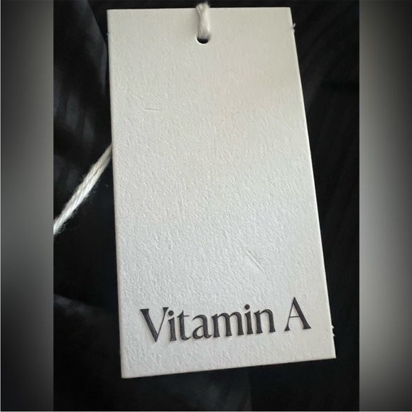 Vitamin A  Remy eco ribbed rash guard swim top NWT - Picture 6 of 7